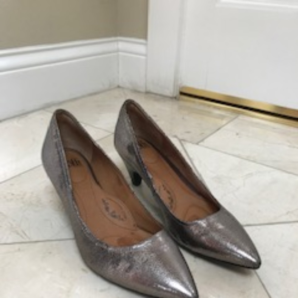 SOFFT Altessa II Silver Heels Pumps 9.5 M